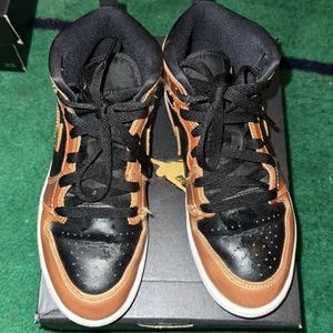 Jordan 1 Mid SE (PS)